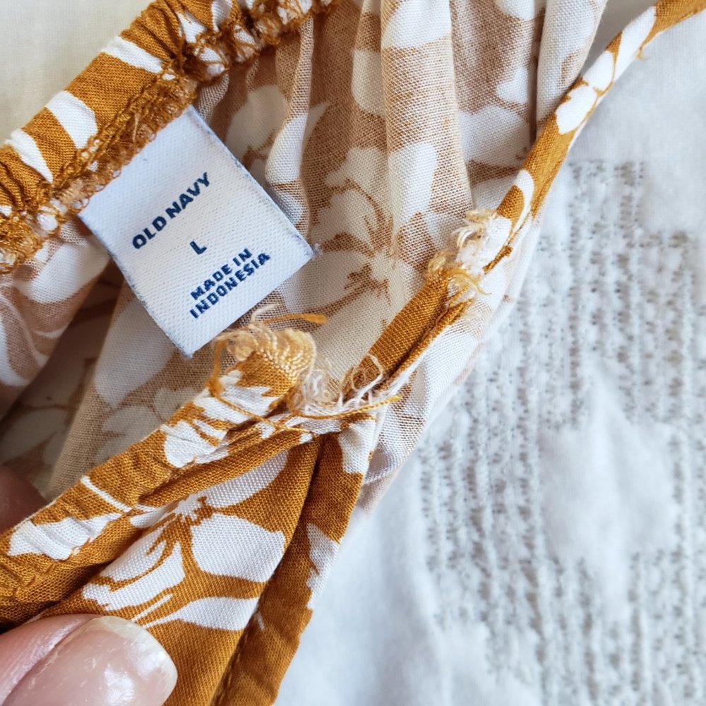 Old Navy Floral Romper Size L - Picture 6 of 6